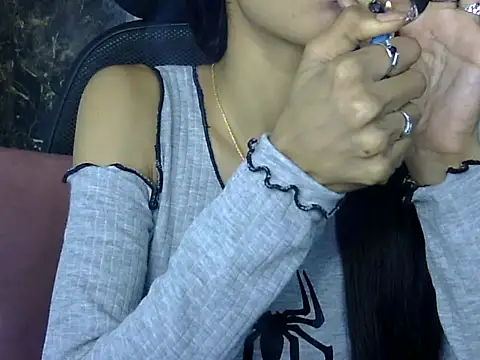 Snapshot of MAAYRA_09 chatting on February 2025 12:37:01 PM MAAYRA 09 online show from February 2025 12:37:01 PM