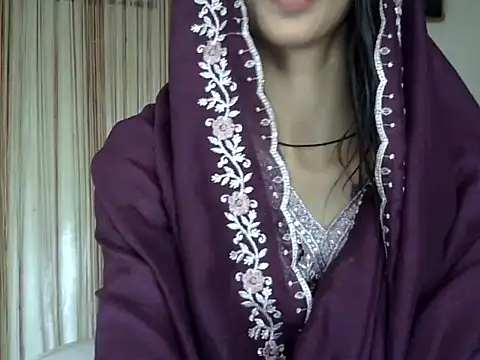 Snapshot of MAAYRA_09 chatting on September 2025 10:42:02 AM MAAYRA 09 online show from September 2025 10:42:02 AM