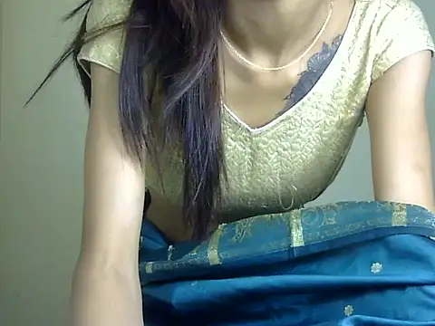 MAAYRA 09 online show from April 2026 09:02:01 AM