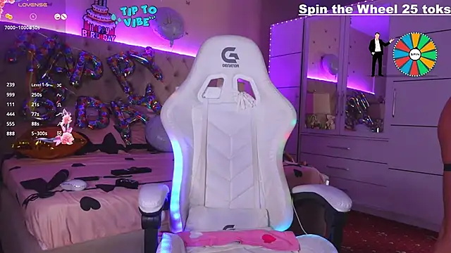 Snapshot of Alicia007 chatting on March 2025 07:57:01 AM Alicia007 online show from March 2025 07:57:01 AM