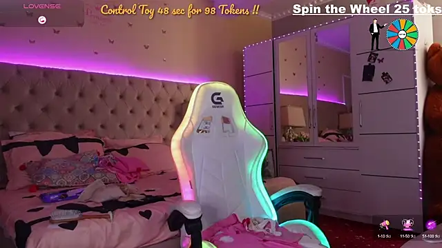 Snapshot of Alicia007 chatting on October 2025 07:11:01 AM Alicia007 online show from October 2025 07:11:01 AM