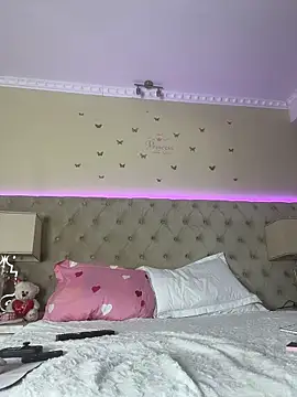 Snapshot of Alicia007 chatting on April 2026 06:00:02 AM Alicia007 online show from April 2026 06:00:02 AM