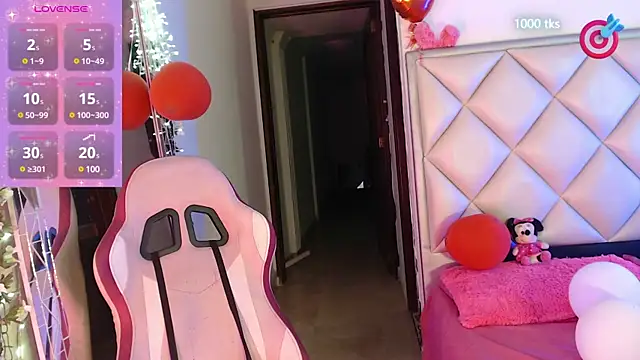 Snapshot of DannaDooll99 chatting on March 2025 11:22:02 AM DannaDooll99 online show from March 2025 11:22:02 AM