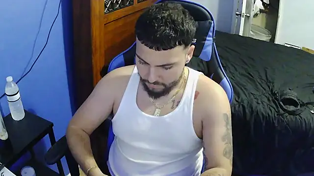 Snapshot of MasterKvn chatting on February 2025 07:13:02 AM MasterKvn online show from February 2025 07:13:02 AM