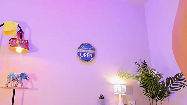 Snapshot of lupeebony chatting on January 2025 01:31:01 AM lupeebony online show from January 2025 01:31:01 AM