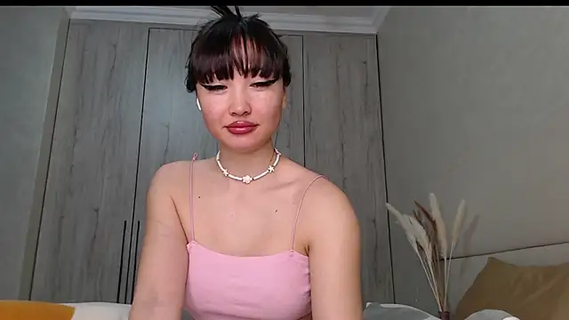 Snapshot of MiaRie chatting on June 2026 04:24:01 AM MiaRie online show from June 2026 04:24:01 AM