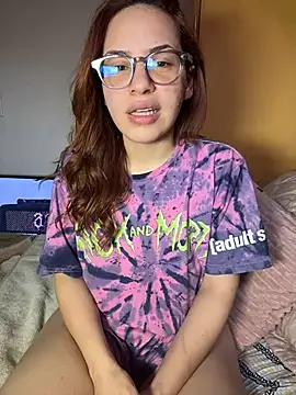 Snapshot of AgnesCampp chatting on March 2026 06:25:01 PM AgnesCampp online show from March 2026 06:25:01 PM