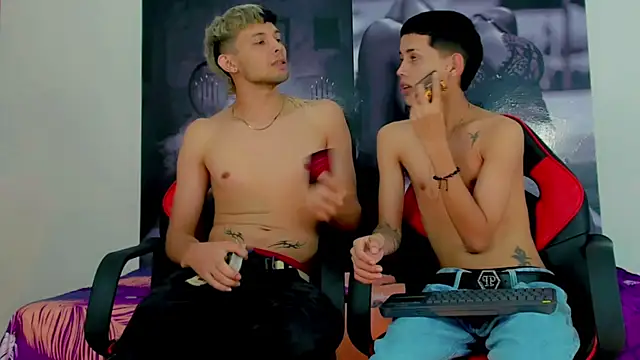 Snapshot of migueyalejo_teens chatting on December 2024 02:31:01 AM migueyalejo teens online show from December 2024 02:31:01 AM