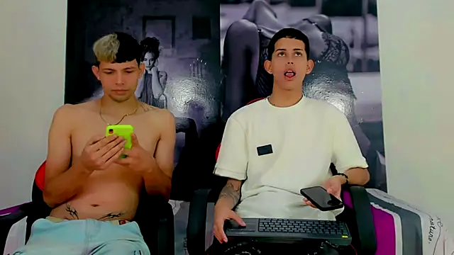 Snapshot of migueyalejo_teens chatting on December 2024 02:20:02 AM migueyalejo teens online show from December 2024 02:20:02 AM