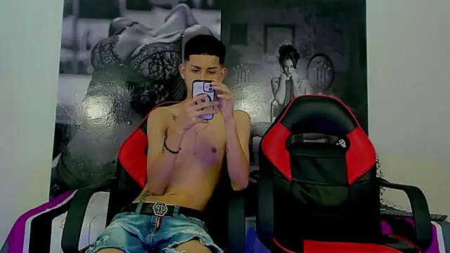 Snapshot of migueyalejo_teens chatting on December 2024 03:07:01 AM migueyalejo teens online show from December 2024 03:07:01 AM