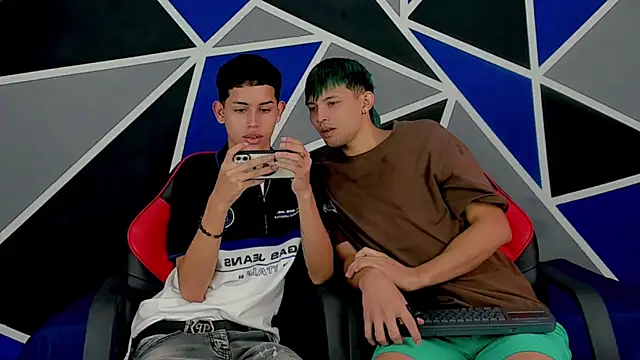 Snapshot of migueyalejo_teens chatting on January 2025 07:21:02 PM migueyalejo teens online show from January 2025 07:21:02 PM