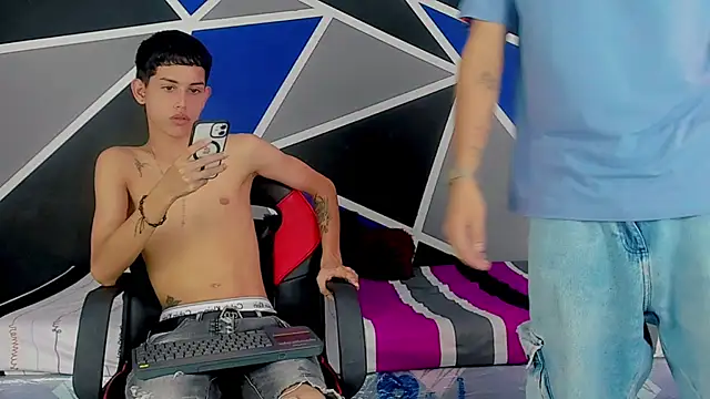 Snapshot of migueyalejo_teens chatting on January 2025 03:06:02 AM migueyalejo teens online show from January 2025 03:06:02 AM