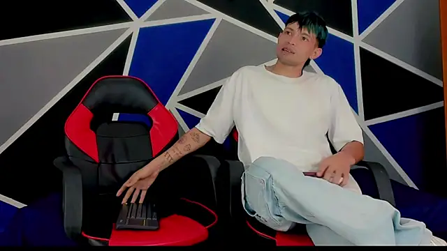 Snapshot of migueyalejo_teens chatting on February 2025 03:42:01 AM migueyalejo teens online show from February 2025 03:42:01 AM