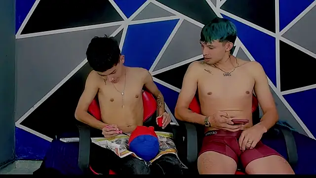 Snapshot of migueyalejo_teens chatting on February 2025 06:07:02 AM migueyalejo teens online show from February 2025 06:07:02 AM