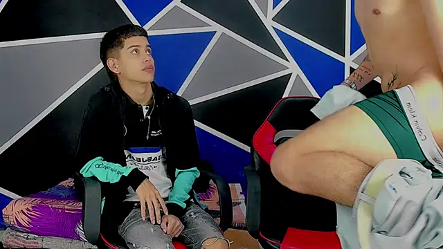 Snapshot of migueyalejo_teens chatting on March 2025 03:13:02 AM migueyalejo teens online show from March 2025 03:13:02 AM