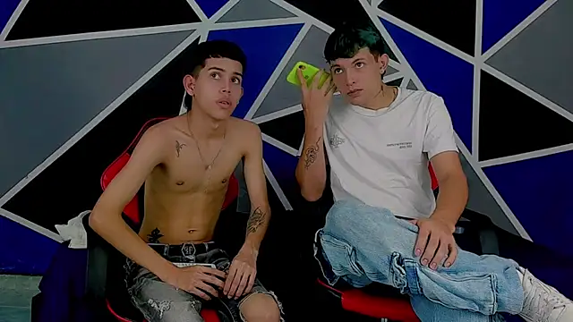 Snapshot of migueyalejo_teens chatting on March 2025 02:42:02 AM migueyalejo teens online show from March 2025 02:42:02 AM