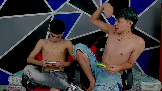 Snapshot of migueyalejo_teens chatting on March 2025 06:10:02 AM migueyalejo teens online show from March 2025 06:10:02 AM