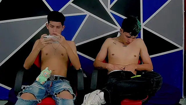 Snapshot of migueyalejo_teens chatting on March 2025 05:36:01 AM migueyalejo teens online show from March 2025 05:36:01 AM