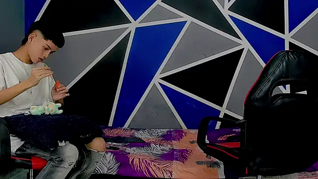 Snapshot of migueyalejo_teens chatting on March 2025 03:54:02 AM migueyalejo teens online show from March 2025 03:54:02 AM