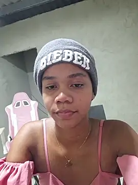 Snapshot of Luciia_cute chatting on March 2026 01:39:02 AM Luciia cute online show from March 2026 01:39:02 AM