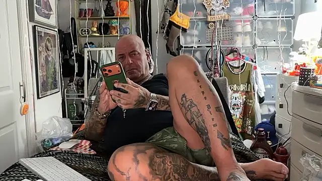 joeytatts66 online show from November 2025 02:22:02 AM