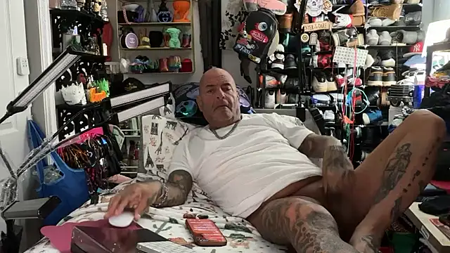 Snapshot of joeytatts66 chatting on June 2026 01:54:01 AM joeytatts66 online show from June 2026 01:54:01 AM