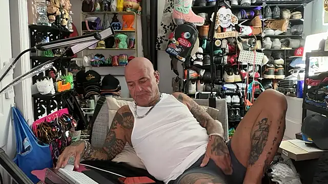 Snapshot of joeytatts66 chatting on July 2026 01:30:01 AM joeytatts66 online show from July 2026 01:30:01 AM