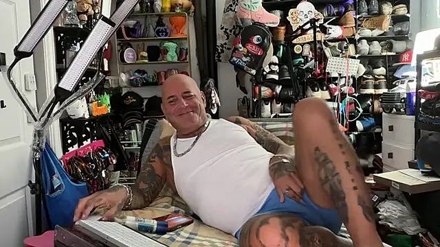 Snapshot of joeytatts66 chatting on July 2026 01:44:02 AM joeytatts66 online show from July 2026 01:44:02 AM