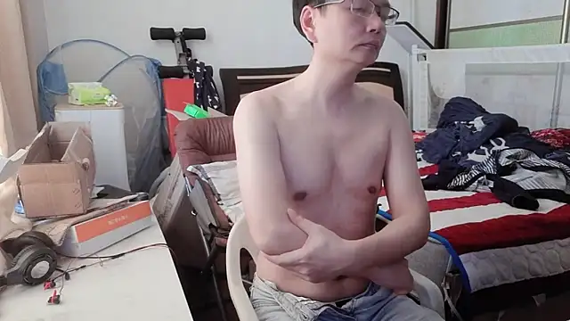 hotkaier online show from April 2026 03:17:01 AM