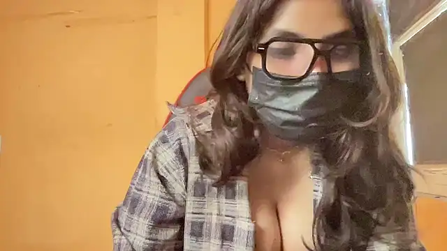 Snapshot of callmeshreya chatting on April 2026 06:49:02 AM callmeshreya online show from April 2026 06:49:02 AM