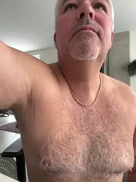 Snapshot of aarosteev2 chatting on March 2025 02:18:01 PM aarosteev2 online show from March 2025 02:18:01 PM