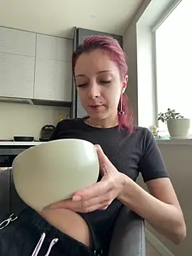 Kathleen Meow online show from June 2026 07:00:01 AM