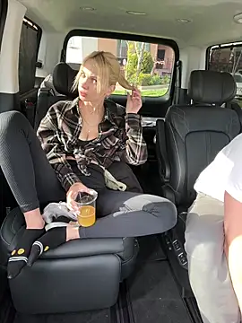 Snapshot of DonorDi chatting on April 2026 02:07:02 PM DonorDi online show from April 2026 02:07:02 PM