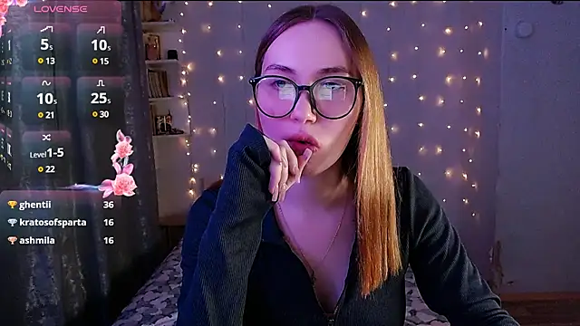 Snapshot of Miya_Mark chatting on March 2025 05:18:02 PM Miya Mark online show from March 2025 05:18:02 PM