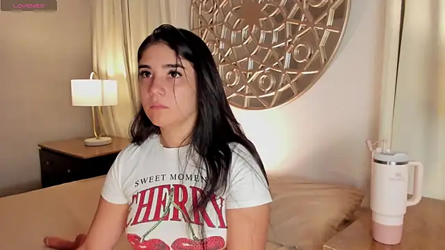 Snapshot of Belliinda_21 chatting on November 2025 06:51:02 PM Belliinda 21 online show from November 2025 06:51:02 PM