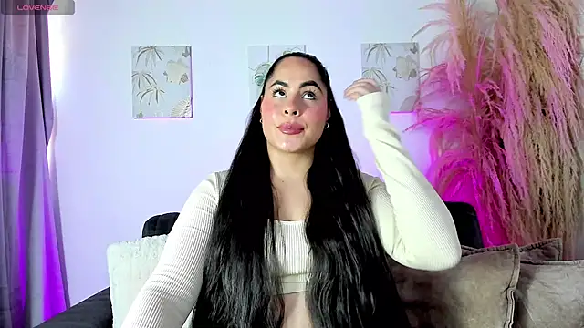 Snapshot of lenna_h3aven chatting on February 2025 06:38:01 PM lenna h3aven online show from February 2025 06:38:01 PM