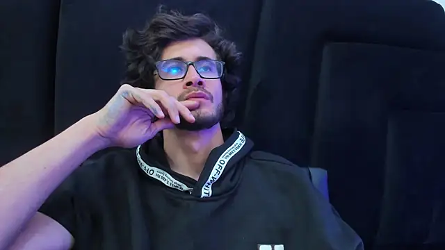 Loggan donnelly online show from January 2025 01:42:02 AM