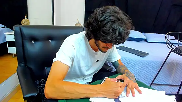 Loggan donnelly online show from February 2025 08:55:02 PM