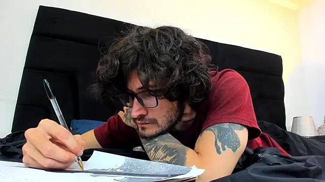 Loggan donnelly online show from February 2025 09:09:01 PM