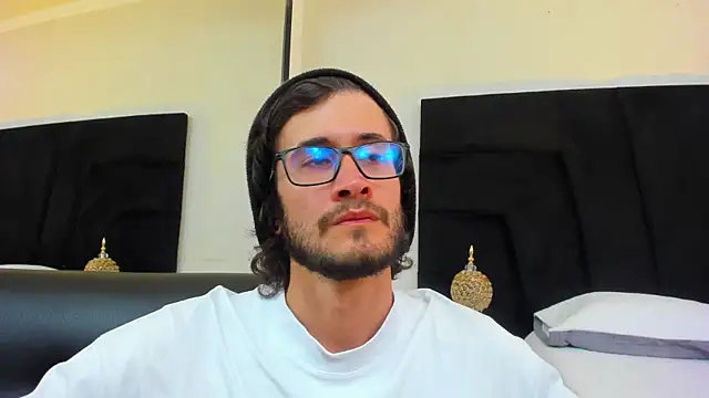 Loggan donnelly online show from March 2025 09:05:02 PM