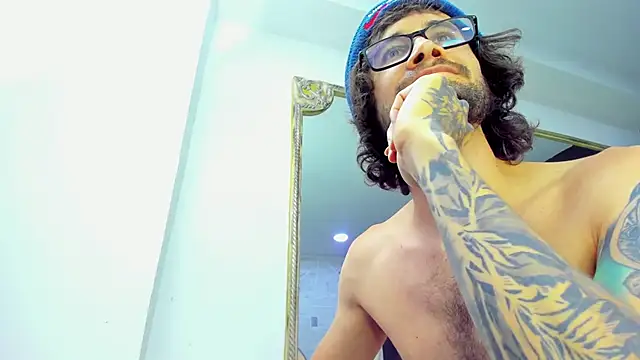 Loggan donnelly online show from March 2025 11:25:01 PM