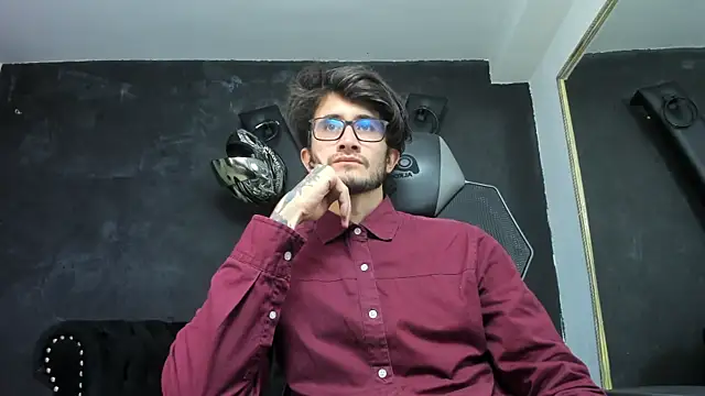 Loggan donnelly online show from September 2025 08:24:01 PM