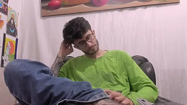 Loggan donnelly online show from May 2026 01:56:02 AM