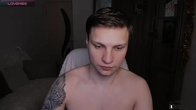 handsome guy01 online show from December 2025 06:38:02 PM