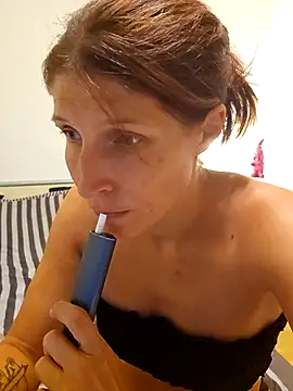 Lenchen  online show from June 2026 07:31:02 PM