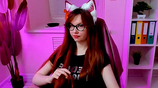 Snapshot of CarolGiggly chatting on March 2026 01:46:02 AM CarolGiggly online show from March 2026 01:46:02 AM