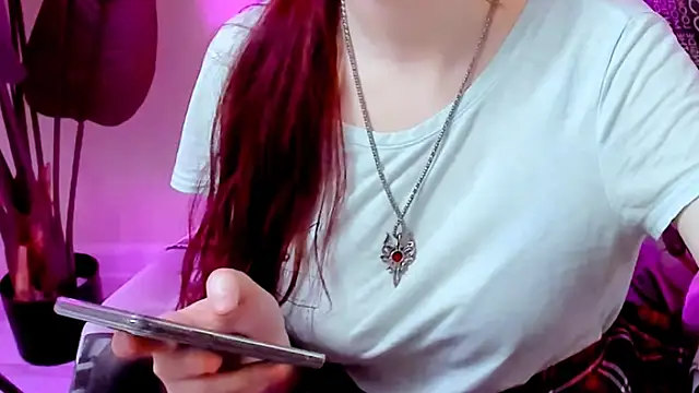 Snapshot of CarolGiggly chatting on April 2026 05:32:01 PM CarolGiggly online show from April 2026 05:32:01 PM