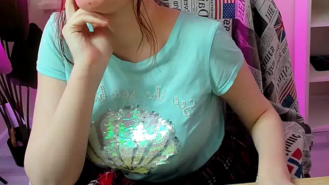 Snapshot of CarolGiggly chatting on May 2026 09:06:01 AM CarolGiggly online show from May 2026 09:06:01 AM