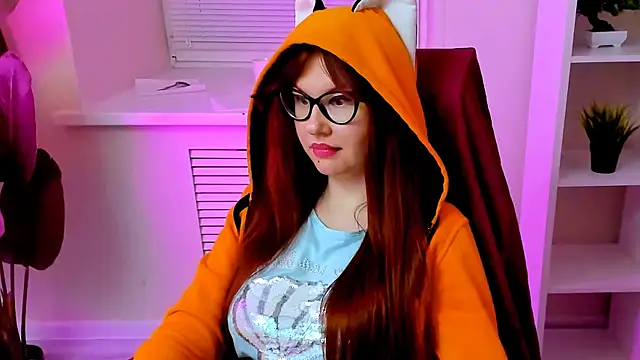 Snapshot of CarolGiggly chatting on May 2026 10:36:01 AM CarolGiggly online show from May 2026 10:36:01 AM
