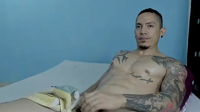 Snapshot of Alex_motta chatting on January 2025 04:10:01 AM Alex motta online show from January 2025 04:10:01 AM